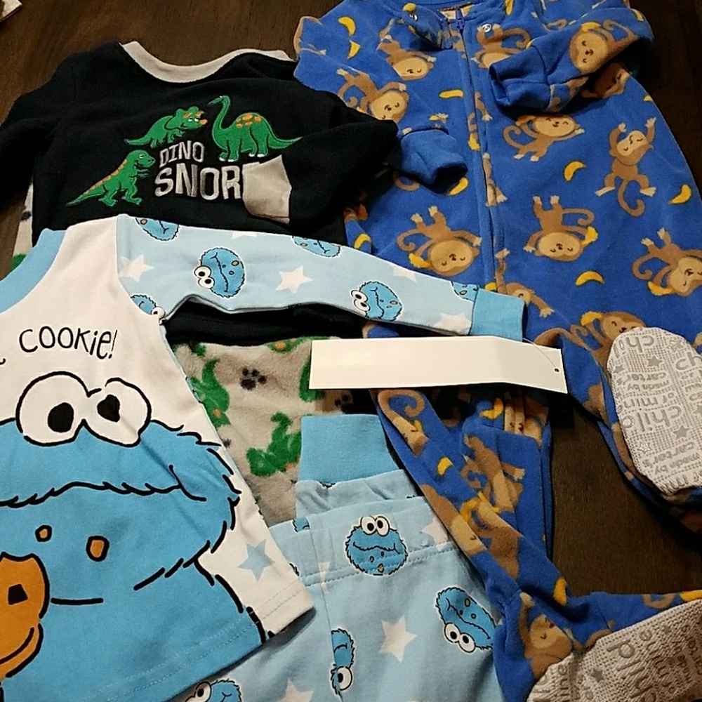 Baby boy pajama bundle 3 new without tags 6 to 9 m